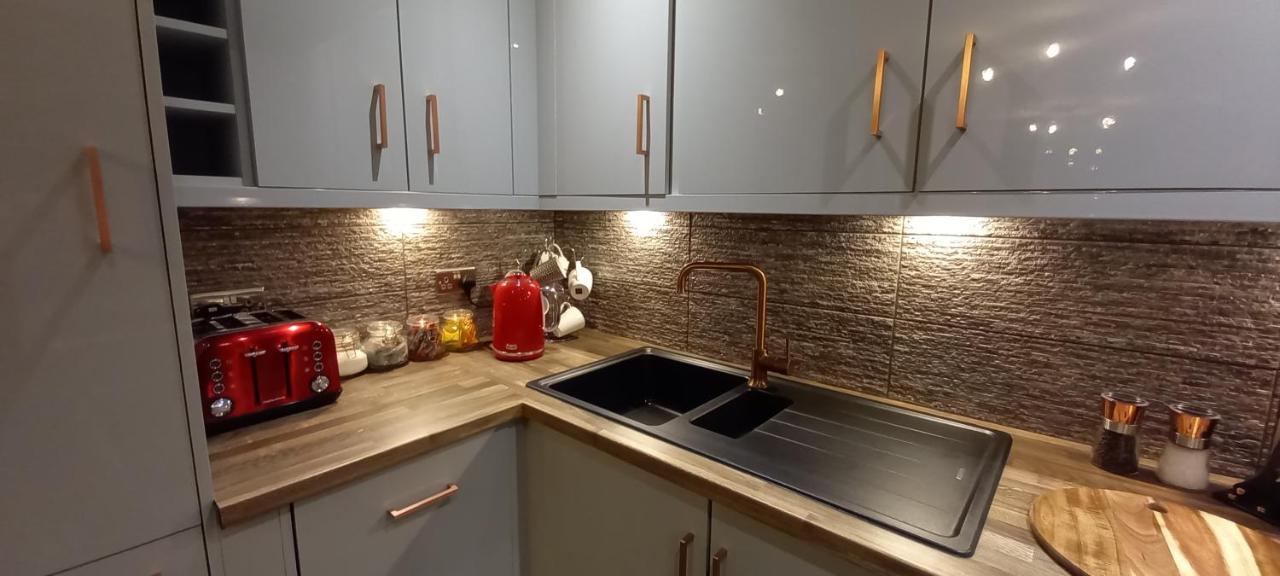 Gorgeous Modernised City Centre Apartment Coventry Exterior photo