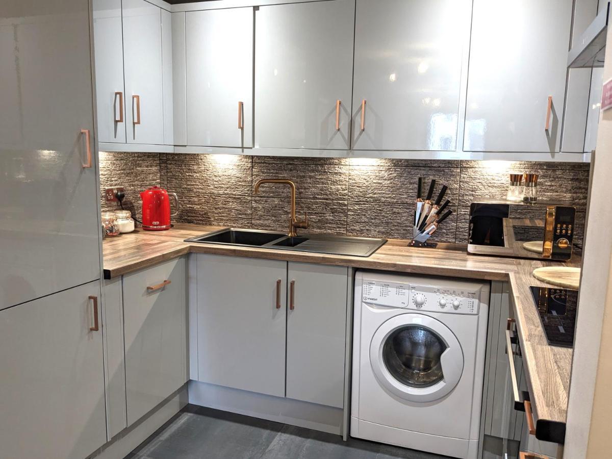 Gorgeous Modernised City Centre Apartment Coventry Exterior photo