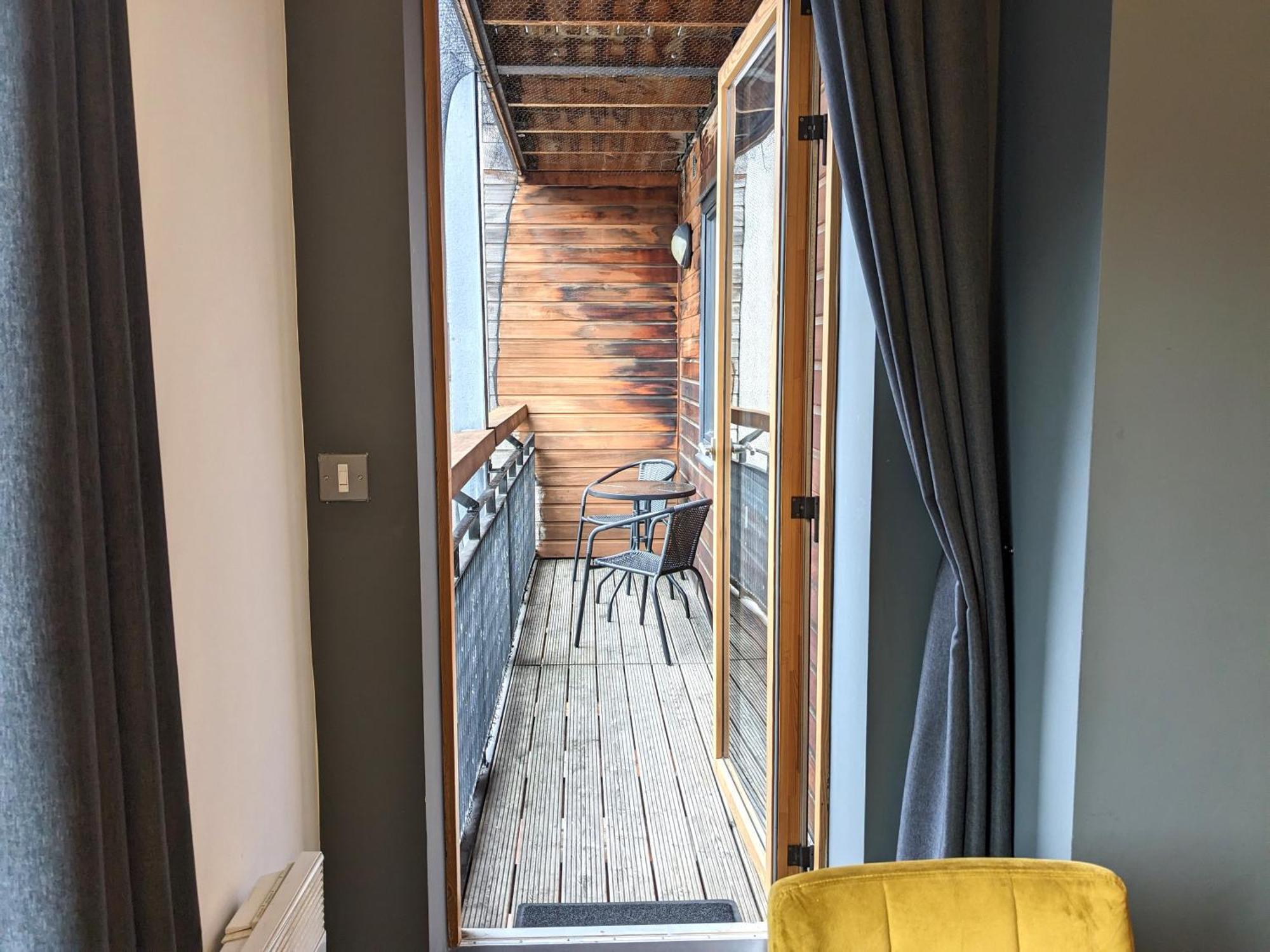 Gorgeous Modernised City Centre Apartment Coventry Exterior photo